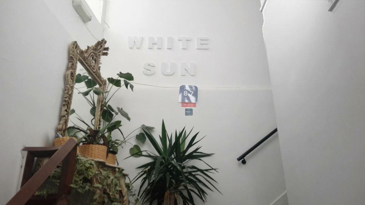 White Sun Hostel Lagos Buitenkant foto